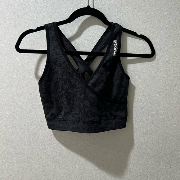 Gymshark Women's Sports Bra LOT of 4, size L, EUC, pullover, athletic, running - Picture 9 of 12